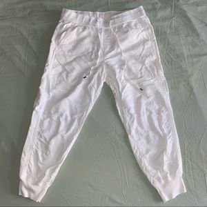 Crisp and breezy white GAP linen-cotton joggers